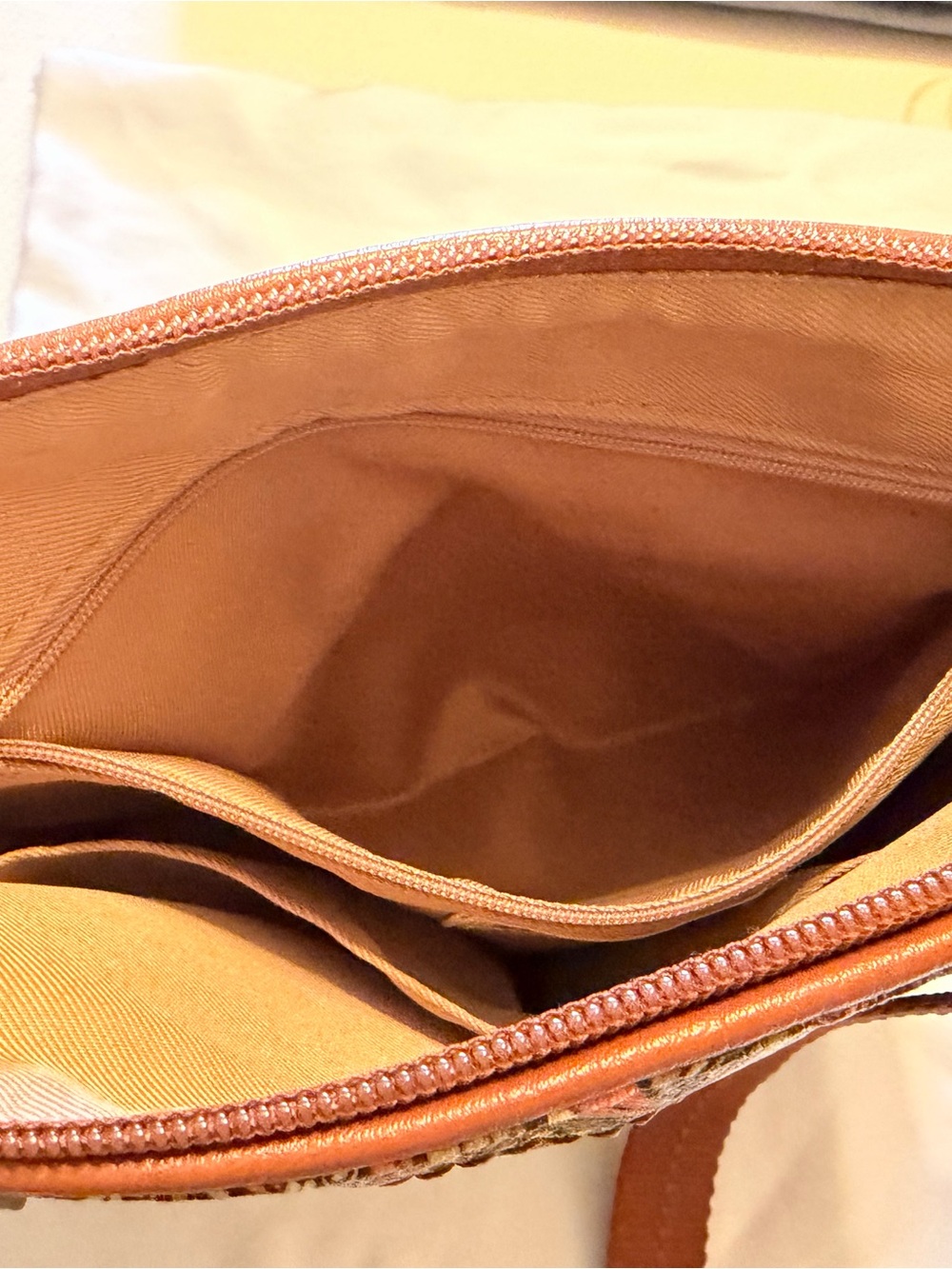 Sakroots Large Floral Crossbody Bag Brown Trim - Picture 7 of 8